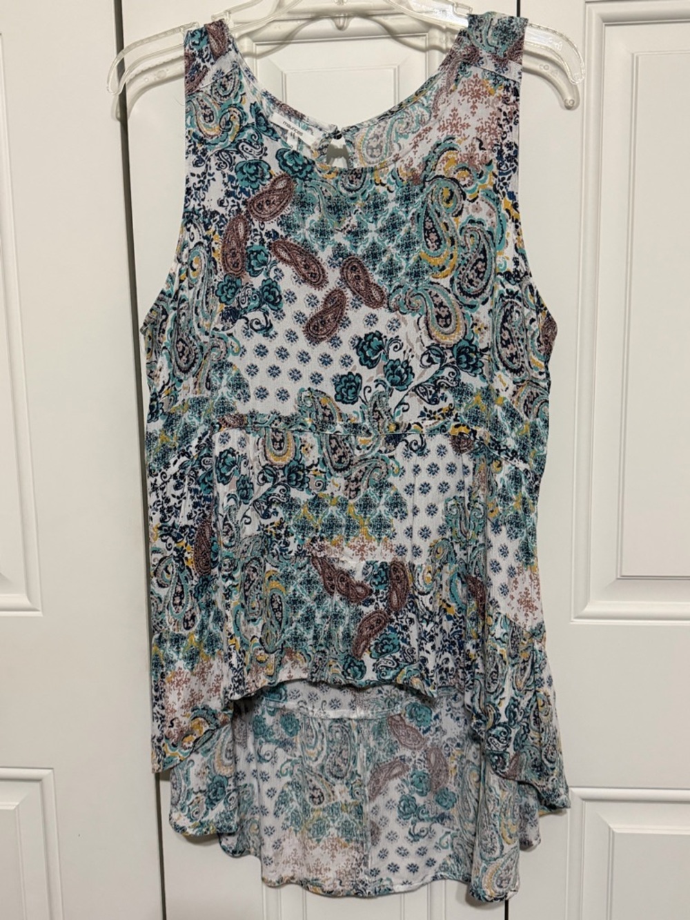 Maurices XL Sleeveless Paisley Print Top in Teal, Brown, Yellow
